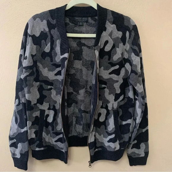 Barefoot Dreams CozyChic Ultra Lite Camo Zip-Up Bomber Size Small - Picture 4 of 10